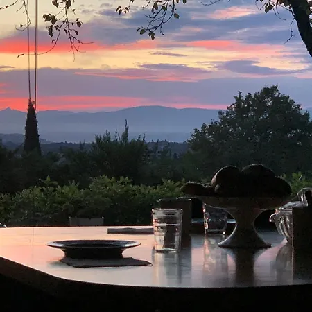 Bed & Breakfast Casa Marta : Suites, Terrasses Et Vue Panoramique Tournon-sur-Rhone